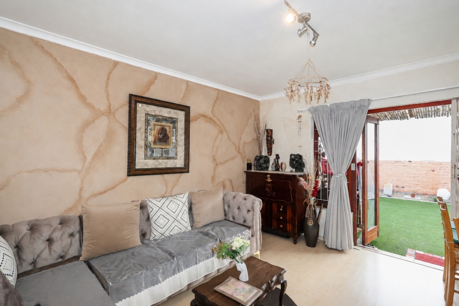 To Let 3 Bedroom Property for Rent in Waves Edge Western Cape